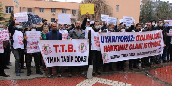 Batman’da sağlık çalışanlarından ‘Beyaz G(ö)REV’