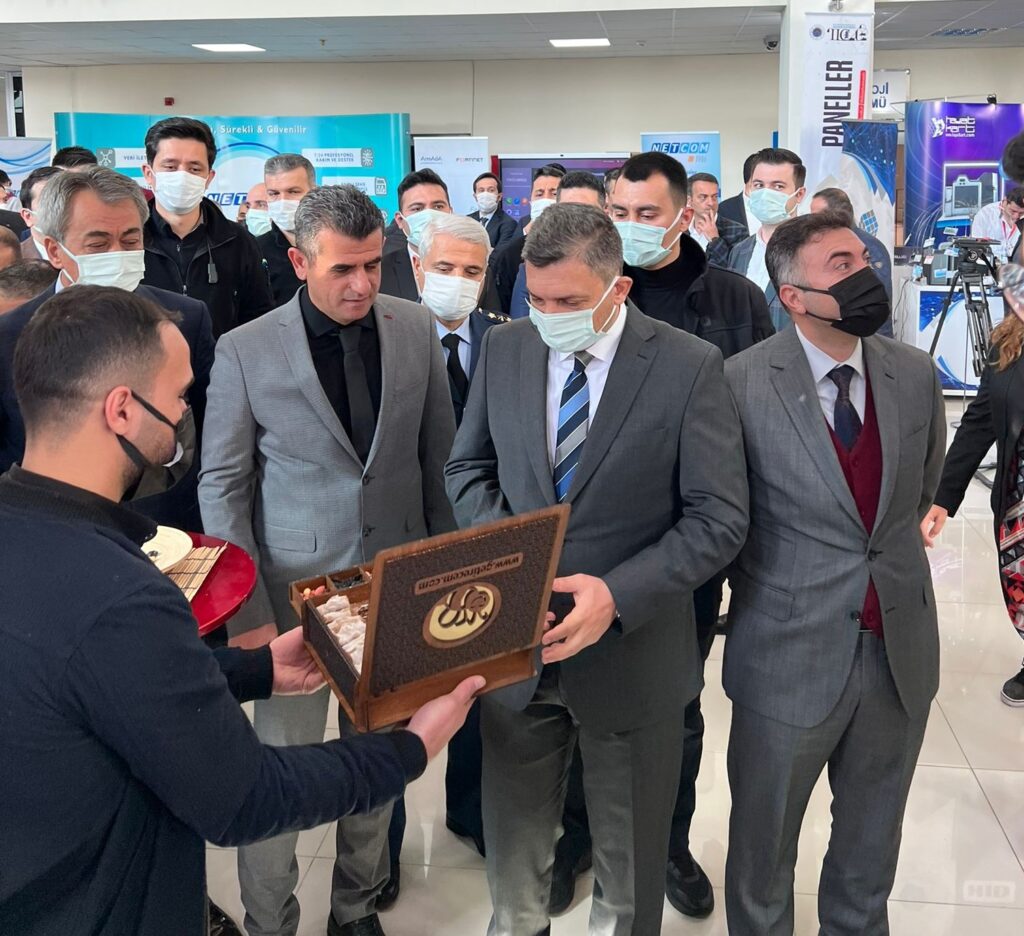 Batman'da üç gün sürecek olan 'Uluslararası Bilişim Kongresi' başladı
