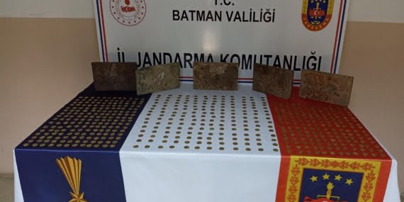 5 figür, 555 adet sikke ele geçirildi