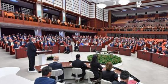 Öğretmenleri ilgilendiren kanun tasarısı mecliste: Eğitim Sen’den eşitsizlik tepkisi