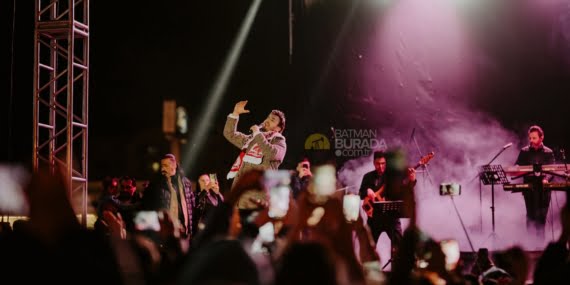 Mustafa Ceceli Batman’ı Coşturdu