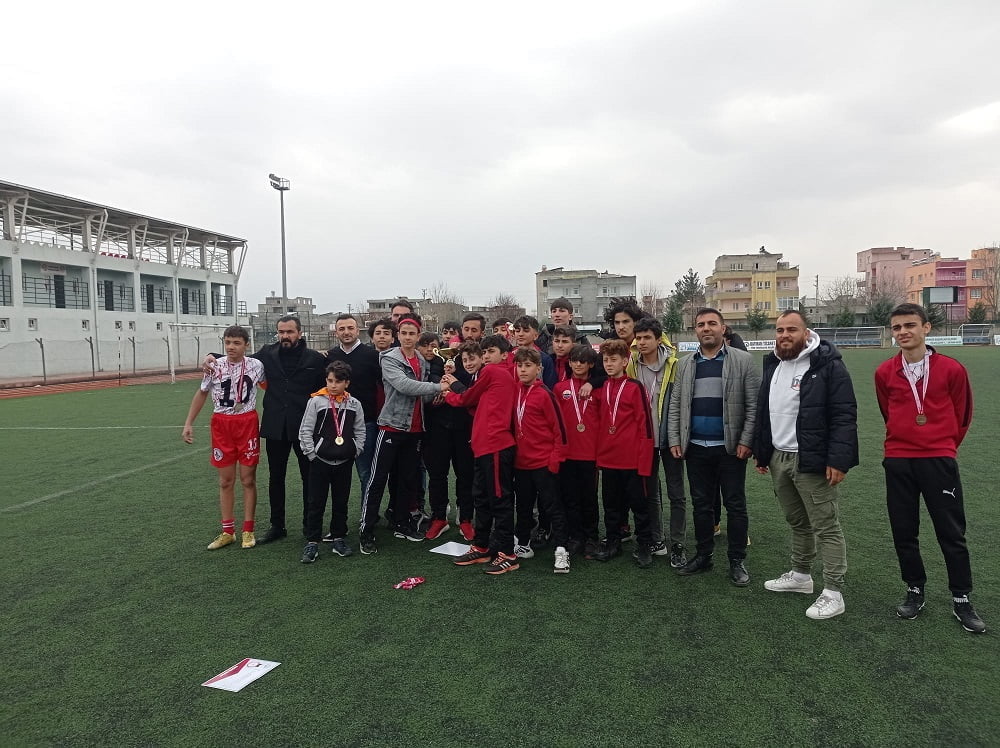 12 ilden katılımın olduğu futbolun yarı finalistleri belli oldu