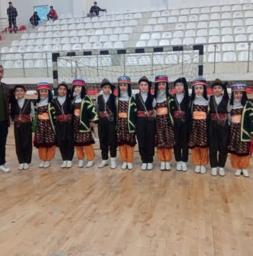 MİNİKLER BİRİNCİ