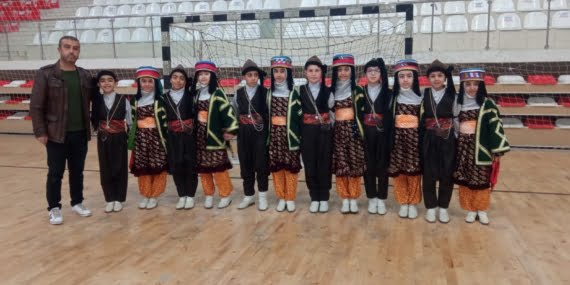 Batman’da halk oyunları şöleni