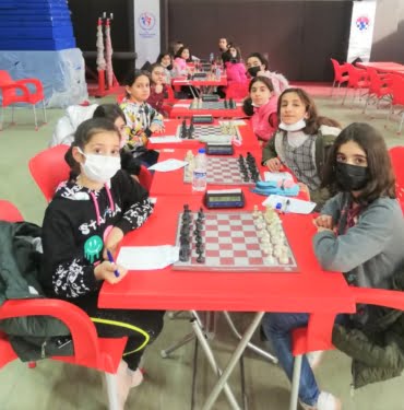 SATRANÇ TURNUVASI 4