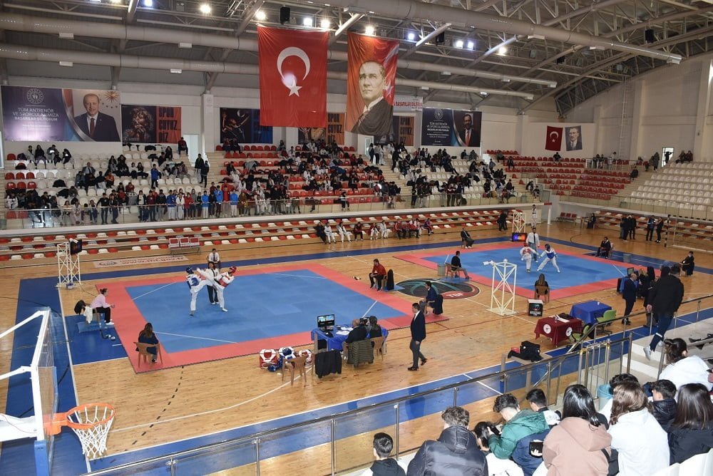 Batman'da taekwondo müsabakaları başladı