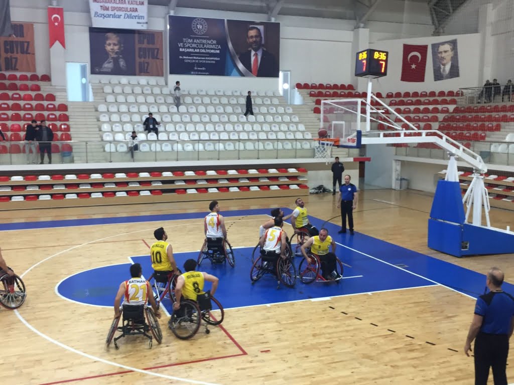 Batmanlı engelli basketbolculardan galibiyet sevinci Batmanlı engelli basketbolculardan galibiyet sevinci