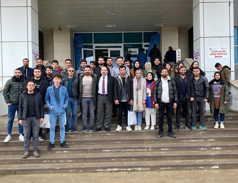 Batman Üniversitesi öğrencileri Elazığ'da düzenlenenen Güneydoğu Kariyer Fuarına Katıldı