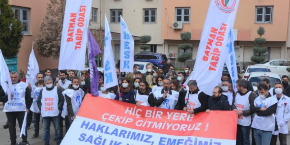 İki günlük grevde olan hekimler  açıklama yaptı