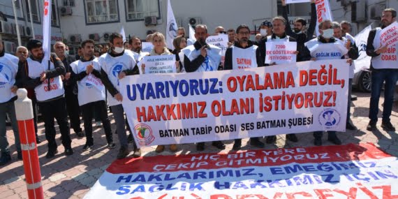 Grevin 2. gününde İluh Devlet Hastanesi önünde açıklama yapıldı