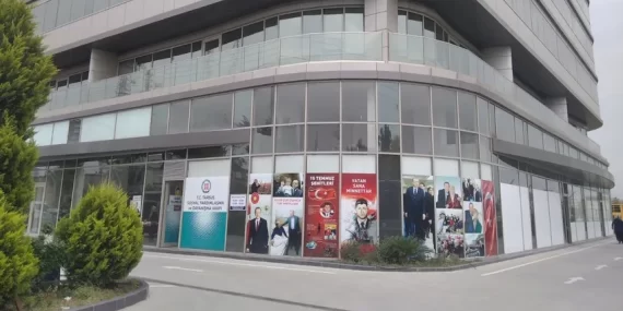 Sosyal Yardım Vakfı’na yardım için giden kadın müdür tarafından tartaklandı