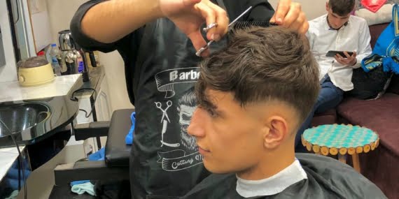 Bu kuaför Down sendromlulara Ramazan ayı boyunca ücretsiz