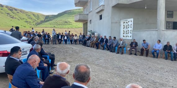 HDP Beşiri’de husumetli iki aileyi barıştırdı