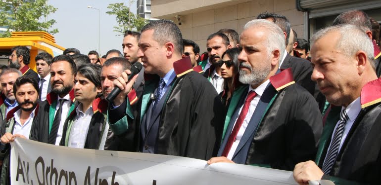 btm-25-04-2022-avukat-siddet-tepki-barolar-birligi1