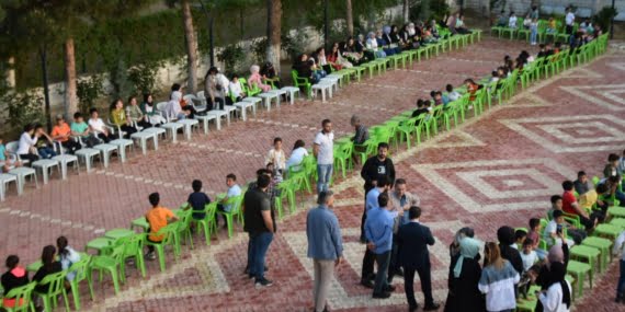 Balpınar’da 300 çocuk için iftar sofrası kuruldu