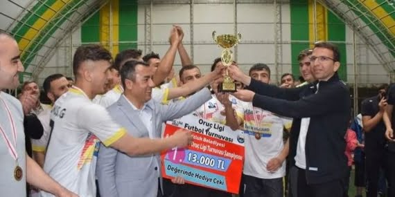 Kozluk Belediyesi 8. Geleneksel Oruç Ligi Futbol Turnuvasında Kazanan ‘’Dostluk’’ Oldu Kozluk Belediyesi 8. Geleneksel Oruç Ligi Futbol Turnuvasında Kazanan ‘’Dostluk’’ Oldu