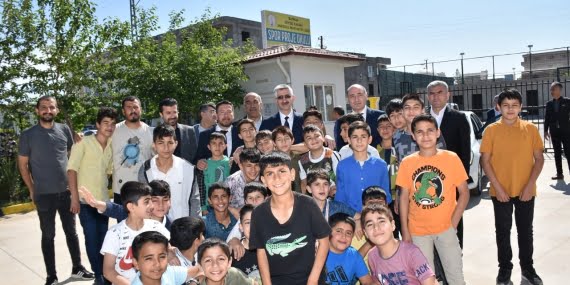 Bakan yardımcısından sporda başarı ile anılan liseye özel ziyaret