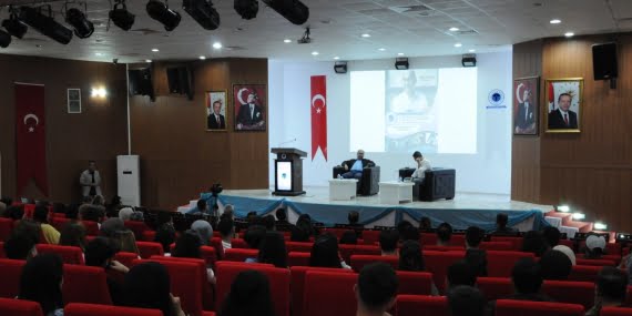 Yönetmen Derviş Zaim Batman Üniversitesi öğrencileriyle buluştu