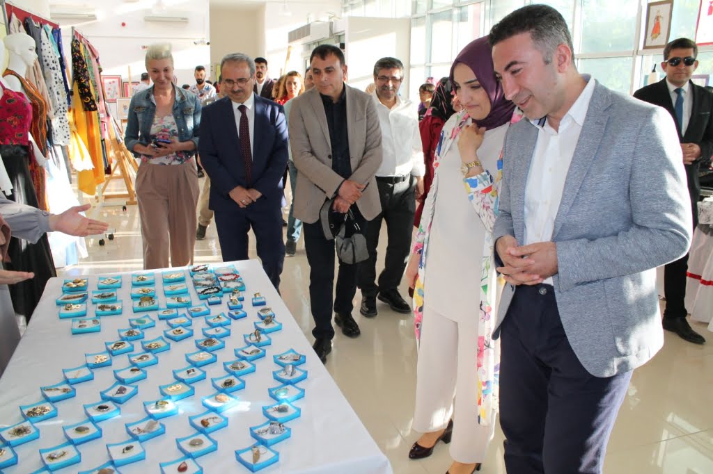 Sergiler sanatseverlerle buluşturuluyor