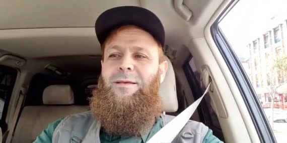 Dayaklı ‘şifa dağıtan’ şahıs tekrar ortaya çıktı