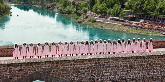 Diyarbakır’da moda ile tarih iç içe