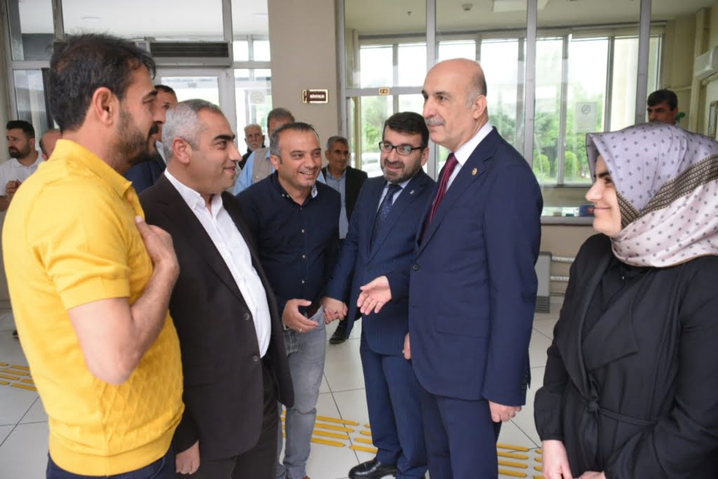 AK Parti'den partililerle bayramlaşma programı