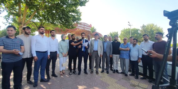 DEVA akaryakıt zamlarına otogar önünden tepki gösterdi DEVA akaryakıt zamlarına otogar önünden tepki gösterdi