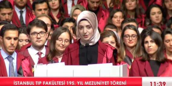 Batmanlı Merve Nur bir ilki başararak 1. olarak girdiği Çapa Tıp’tan 1. olarak mezun oldu