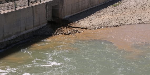 Belediye'nin kanalizasyonu Batman Çayı'na bağlandı Belediye’nin kanalizasyonu Batman Çayı’na bağlandı