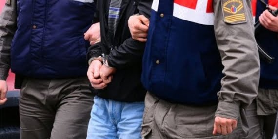 Pervari'de DEVA Partisi adayının kardeşinin öldüğü kavgaya 5 tutuklama Pervari’de DEVA Partisi adayının kardeşinin öldüğü kavgaya 5 tutuklama