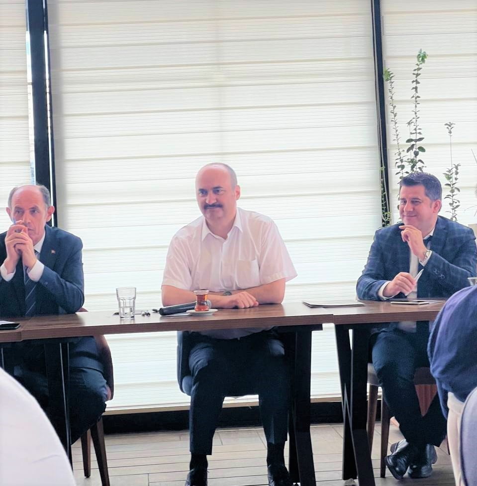 Vali Canalp, basın mensupları ile kahvaltıda bir araya geldi