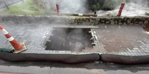 Jeotermal bölgede aniden açılan çukura düşen kadın ağır yaralandı