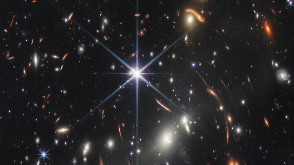 NASA evrenin 'en derin görüntüsünü' paylaştı
