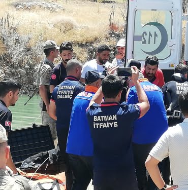 6B64CB8A-7A3E-4305-9389-EA85A928E7C3