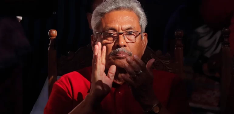 Sri Lanka Cumhurbaşkanı ailesi ile birlikte askeri uçakla ülkeden kaçtı