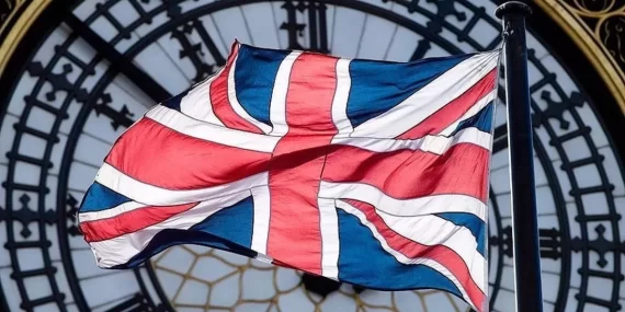 İngiltere’de hükümet güven oylamasını kazandı