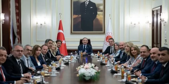 TBB ve baro başkanlarından Adalet Bakanı Bozdağ’a ziyaret