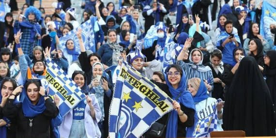 İran’da kadınlara tribünden futbol izleme izni