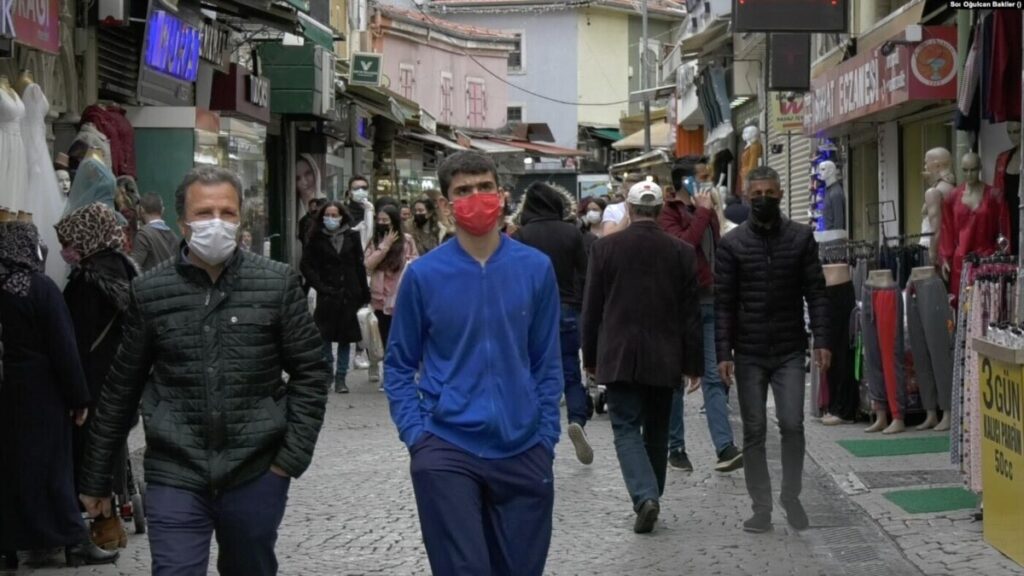Yapılan bir araştırma Covid-19'un genç yetişkinlerde önemli değişikliklere yol açtığını tespit etti Yapılan bir araştırma Covid-19'un genç yetişkinlerde önemli değişikliklere yol açtığını tespit etti