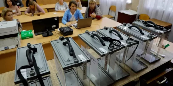 Ukrayna’da tartışmalı dört bölgede referandum başladı