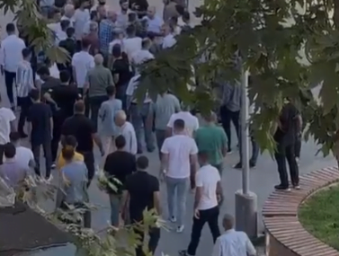 Bıçaklı saldırgan ayağından vuruldu