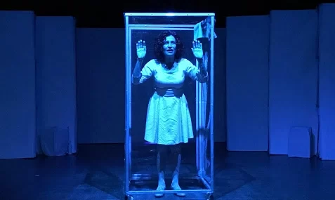 Hayat tek kişiliktir Hayat tek kişiliktir