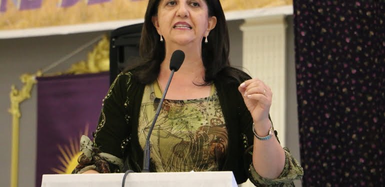 dyb-25-09-2022-koferans-basladi-pervin2