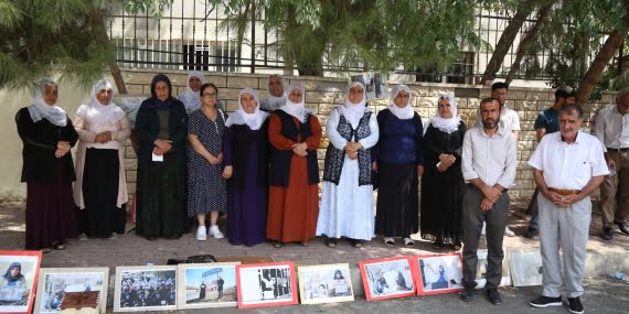 Batman’dan Urfa Adliyesi önünde ‘Adalet Nöbeti’ tutan Şenyaşar ailesine ziyaret