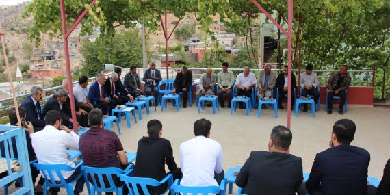 MHP Batman'da köy gezilerini sürdürüyor MHP Batman’da köy gezilerini sürdürüyor