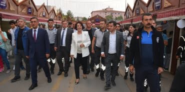 Oyuncu Hülya Koçyiğit Batmanlılarla buluştu