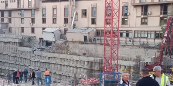 Duvarında çatlaklar oluşan üniversite boşaltıldı