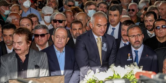 ‘Bazıları babamın cenazesinde sadece görüntü verip gitti, başsağlığı bile dilemedi’