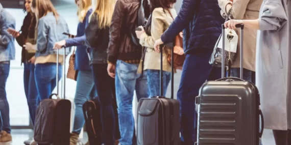 Yerli turistler seyahatlerinde 19,7 milyar lira harcadı