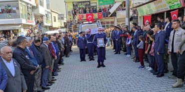 PENÇE KİLİT BÖLGESİNDE ŞEHİT OLAN UZMAN ÇAVUŞ BOZKURT, BATMAN'DA SON YOLCULUĞUNDA UĞURLANDI